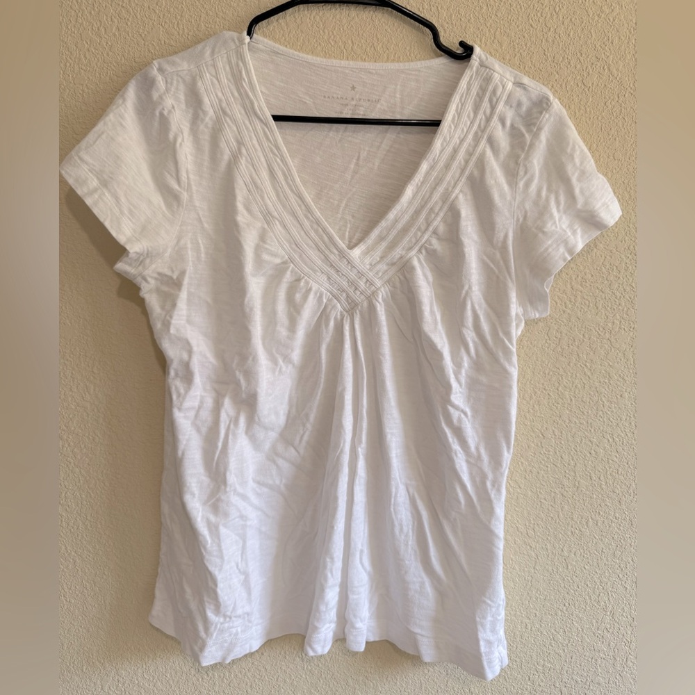 Banana Republic White V-Neck Blouse